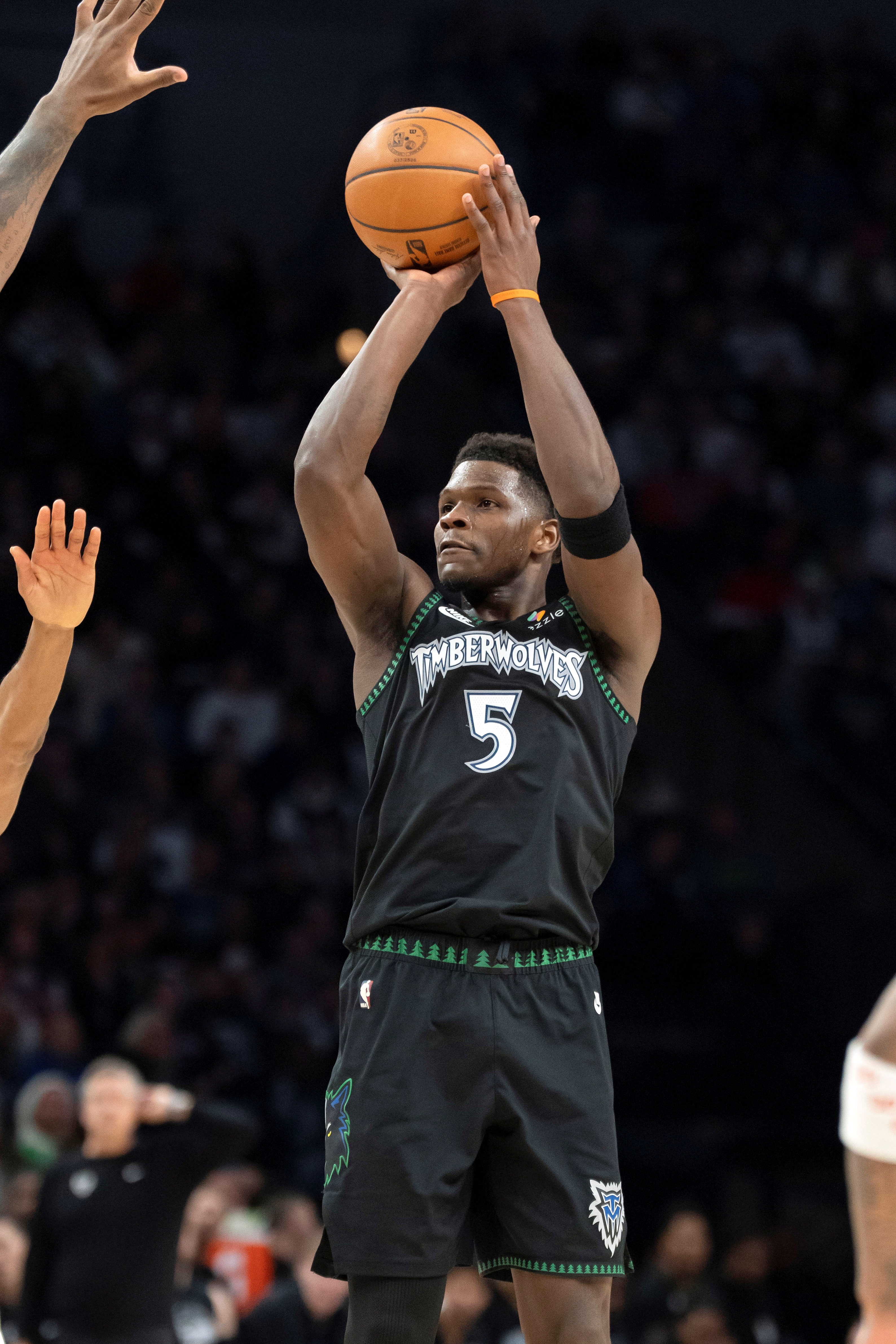 开云体育app-戈贝尔：华子生涯早期喜欢打英雄球 要是几年前他最后会干拔三分