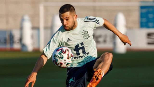 开云体育下载-阿尔瓦：希望布斯克茨尽快恢复 想把袖标还给他