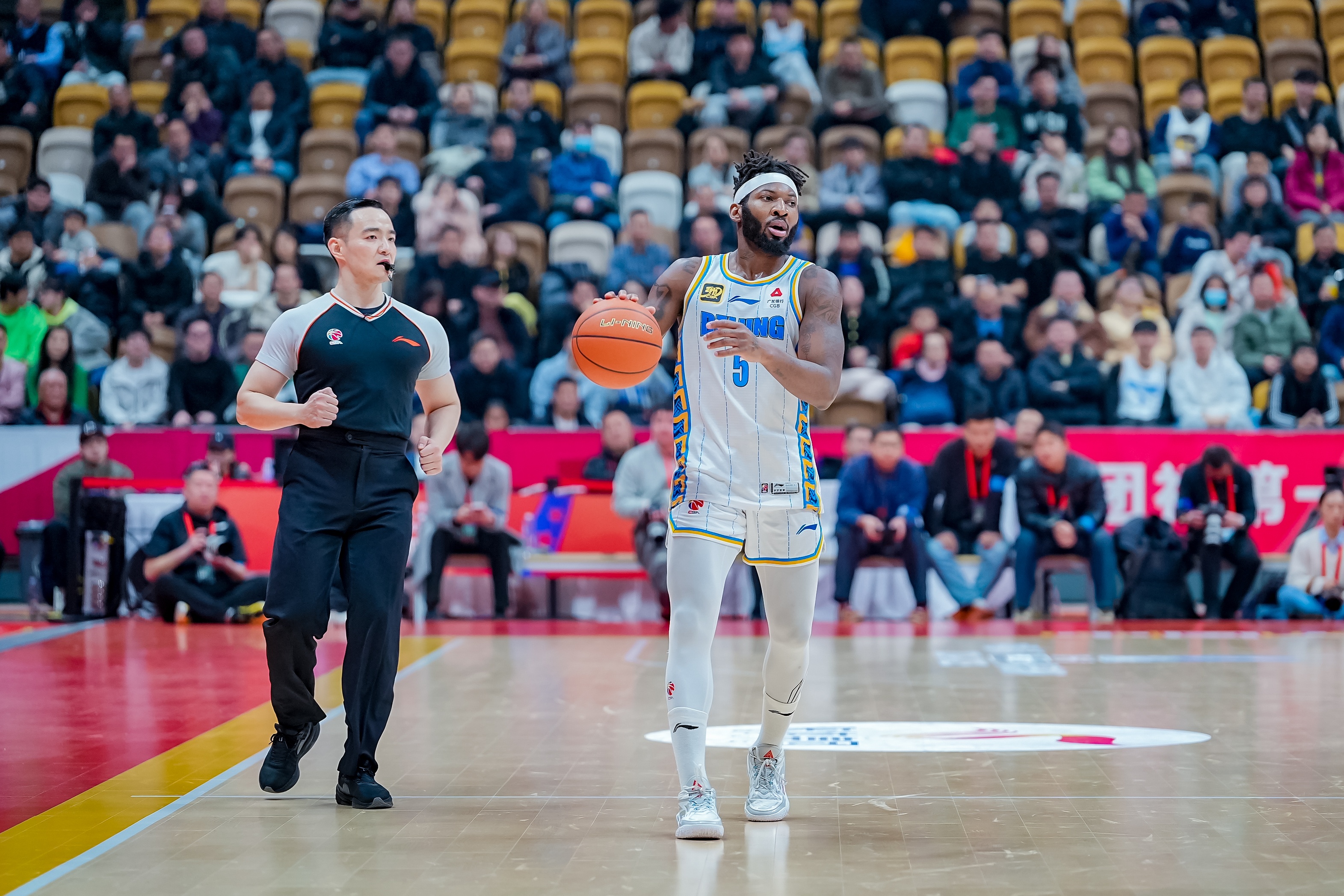 媒体人：许利民换斯佩尔曼让其不爽 但杰曼单外援激活防守伸缩性